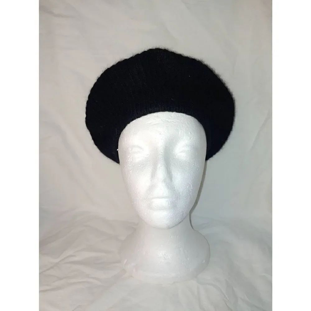 Women's Black Acrylic Blend Knit Beret